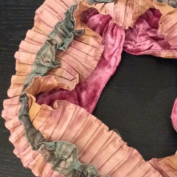 Elegant scarf - Picture 2 of 7